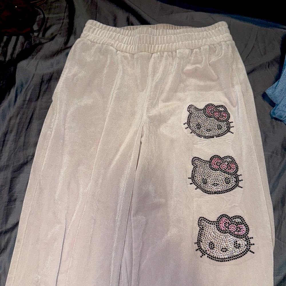 Forever 21 Hello kitty sweats